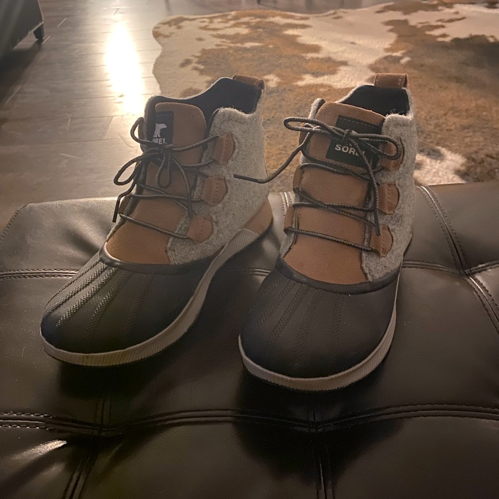 Sorel: Out N About Waterproof Women’s Boot